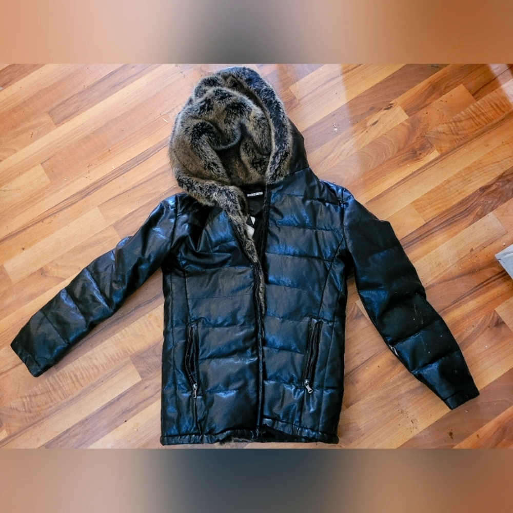 Manvelous Black Leather Size L Womens Lined Fur Hood Winter Coat